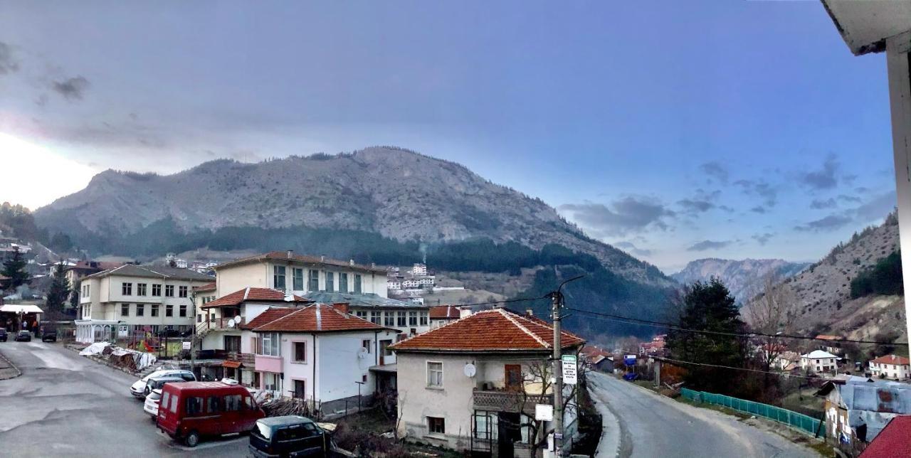 Приключение В Триград Appartement Buitenkant foto